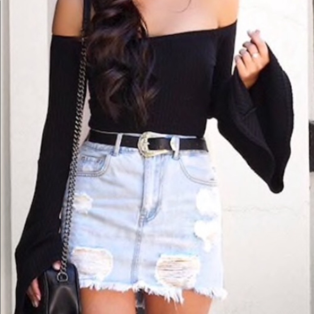 Forever 21 frayed hem denim skirt
